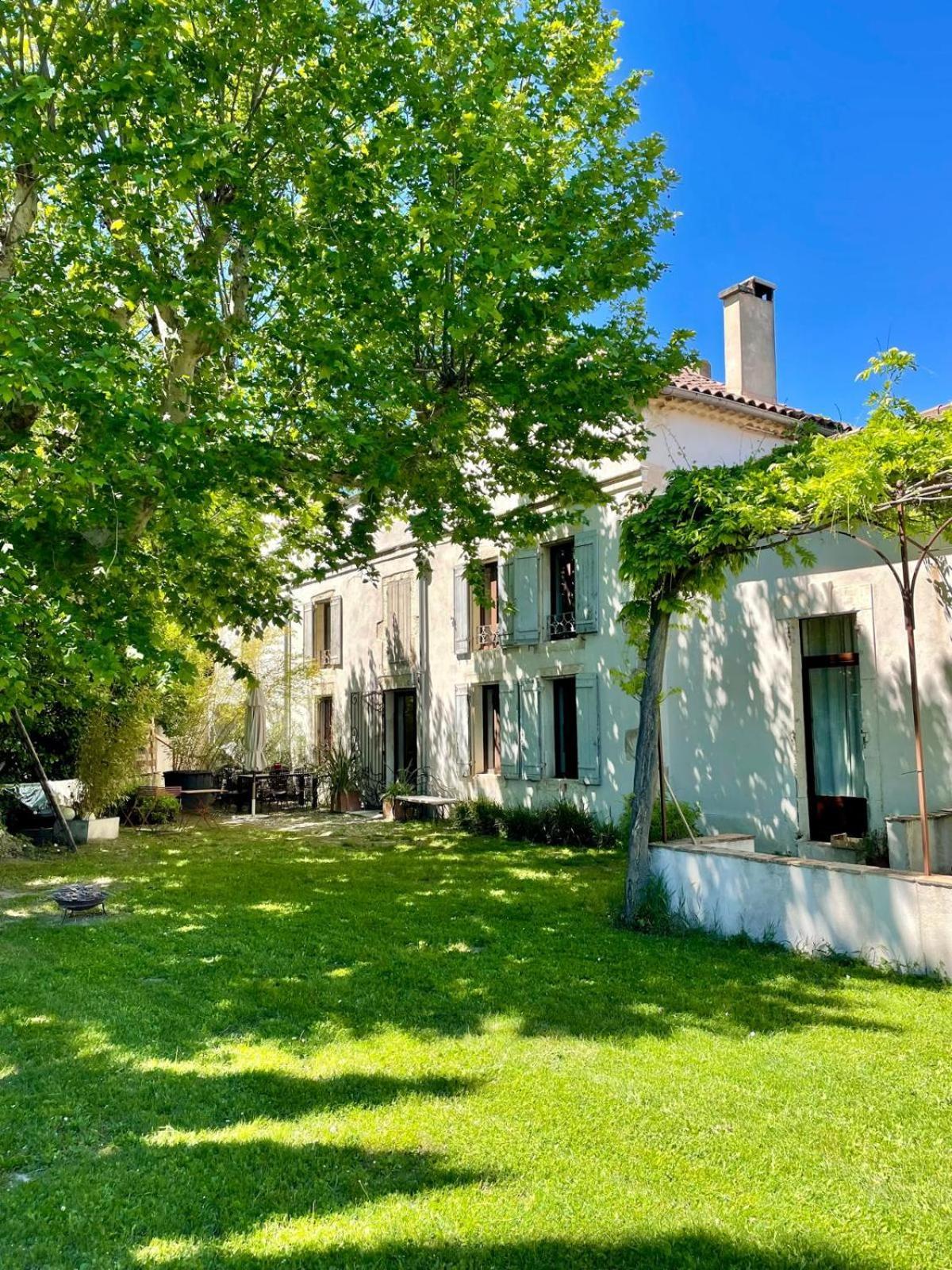 Mas Carita Bed and Breakfast Cabannes Exteriör bild
