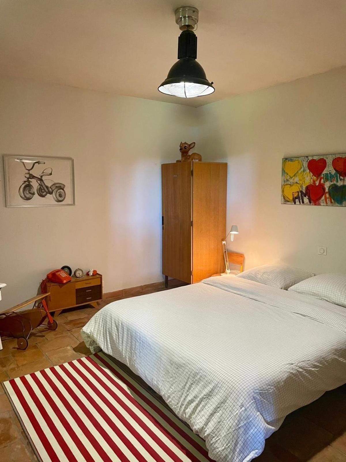 Mas Carita Bed and Breakfast Cabannes Rum bild